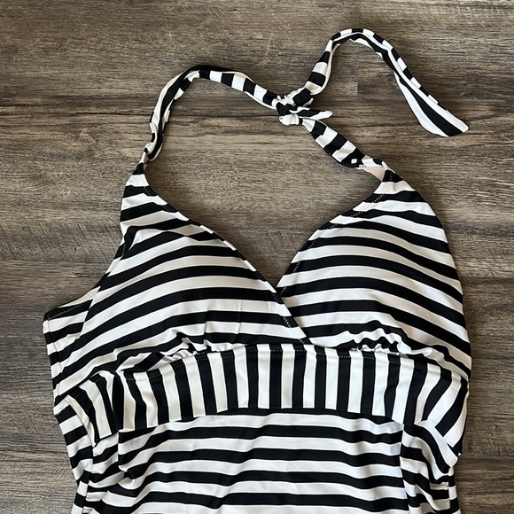 MOTHERHOOD MATERNITY Beach Bump™ Striped Halter One Piece Maternity Swim Sz XL + - Picture 3 of 11